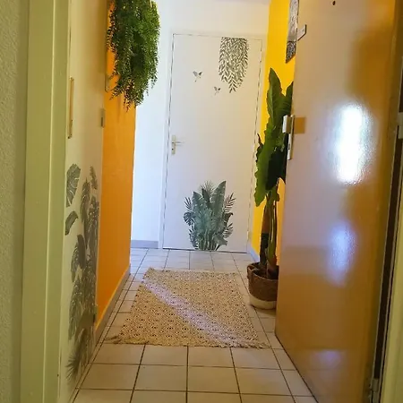 Jungle Proche De La Gare - Bloomy *